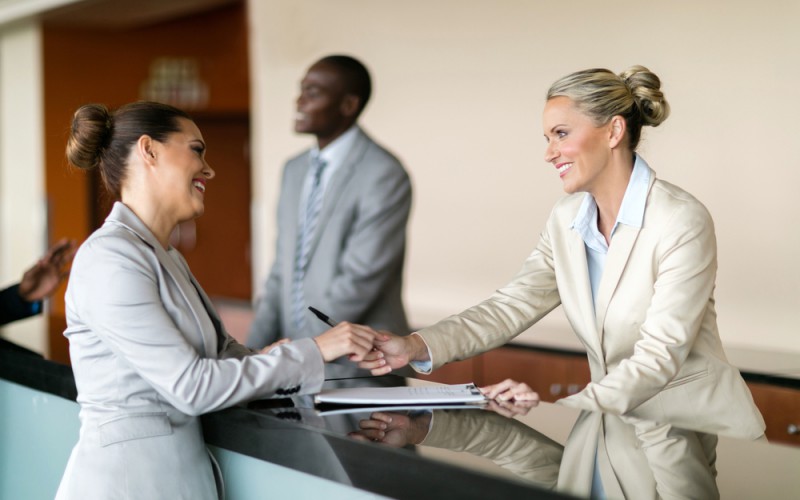 Opmars vrouwen in hospitality