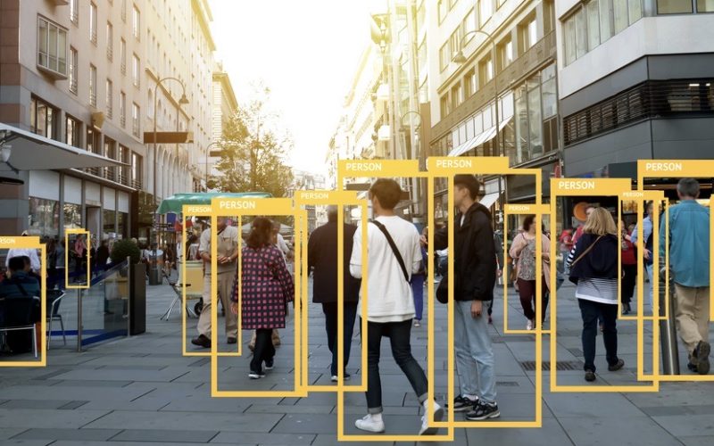 Slimme technologie in strijd tegen coronavirus – een kijkje in de wereld